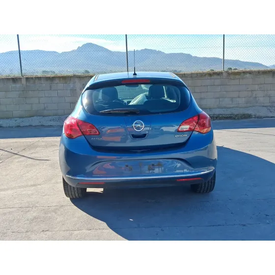 Opel ASTRA J (P10) 2014