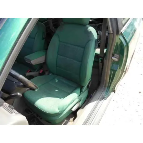 AUDI A3 (8L) '2001 1.8 T AMBIENTE VERDE