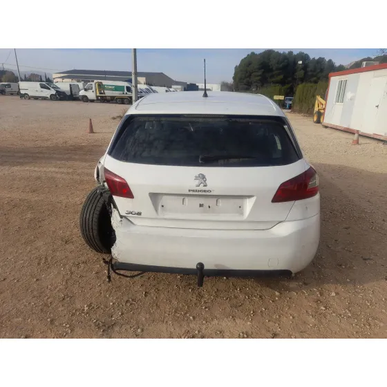 Peugeot 308 II (LB_, LP_, LW_, LH_, L3_) 2013