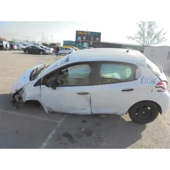 PEUGEOT 208 '2014 ACTIVE BLANCO