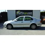 VOLKSWAGEN BORA BERLINA (1J2) '2002 CONCEPTLINE GRIS PLATA