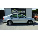 VOLKSWAGEN BORA BERLINA (1J2) '2002 CONCEPTLINE GRIS PLATA