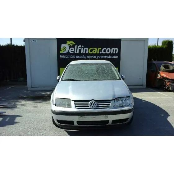 VOLKSWAGEN BORA BERLINA (1J2) '2002 CONCEPTLINE GRIS PLATA