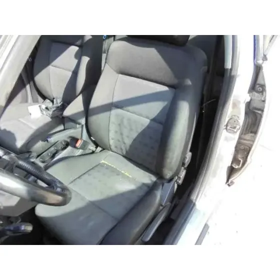 VOLKSWAGEN PASSAT BERLINA (3B3) '2001 TRENDLINE GRIS