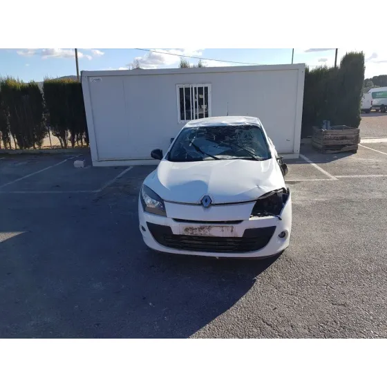 RENAULT MEGANE III BERLINA 5 P '2012 DYNAMIQUE BLANCO
