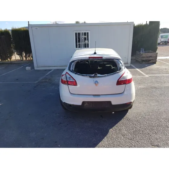 RENAULT MEGANE III BERLINA 5 P '2012 DYNAMIQUE BLANCO