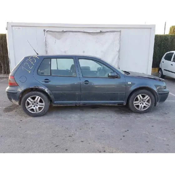 VOLKSWAGEN GOLF IV BERLINA (1J1) '2002 BASICO GRIS