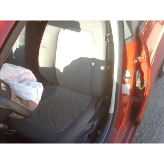 SEAT IBIZA (6J5) '2010 REFERENCE ROJO