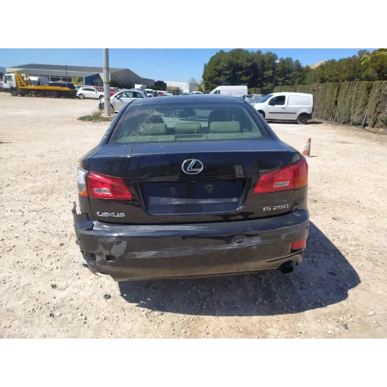 Lexus IS II (_E2_) 2005