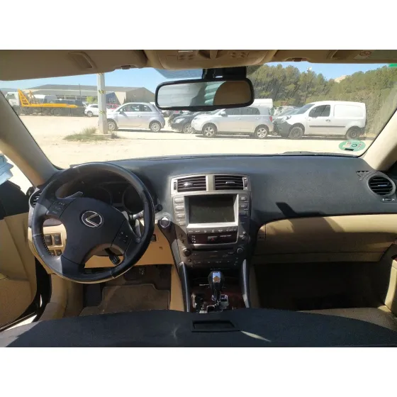 Lexus IS II (_E2_) 2005