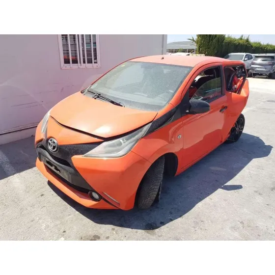 TOYOTA AYGO '2015 X-CITE NARANJA