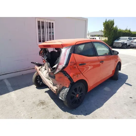 TOYOTA AYGO '2015 X-CITE NARANJA