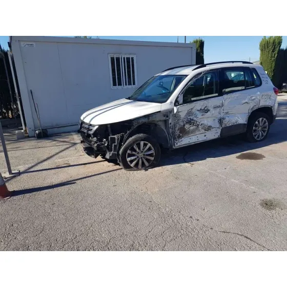 VOLKSWAGEN TIGUAN (5N2) '2011 T1 BLUEMOTION BLANCO