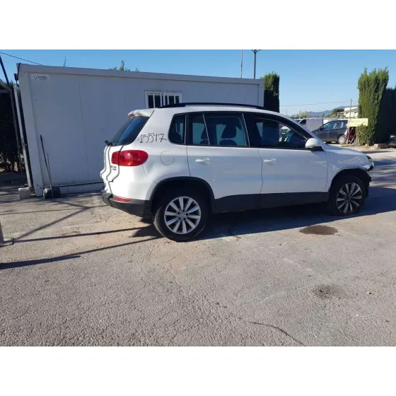 VOLKSWAGEN TIGUAN (5N2) '2011 T1 BLUEMOTION BLANCO