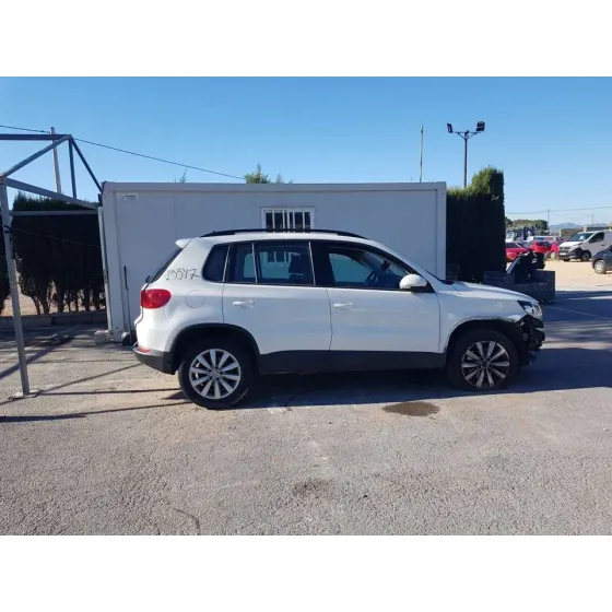 VOLKSWAGEN TIGUAN (5N2) '2011 T1 BLUEMOTION BLANCO
