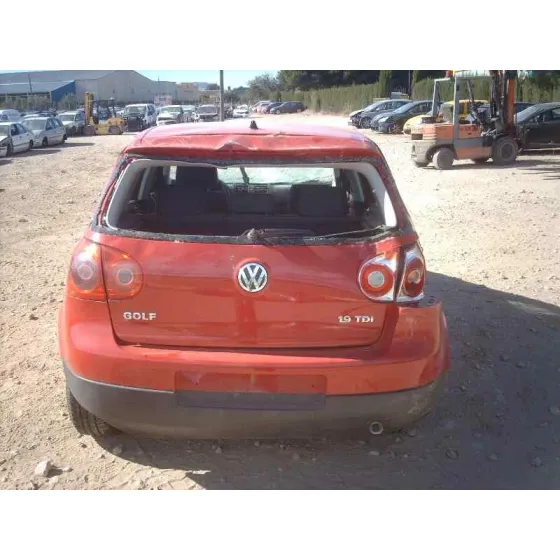 VOLKSWAGEN GOLF V BERLINA (1K1) '2006 TRENDLINE ROJO