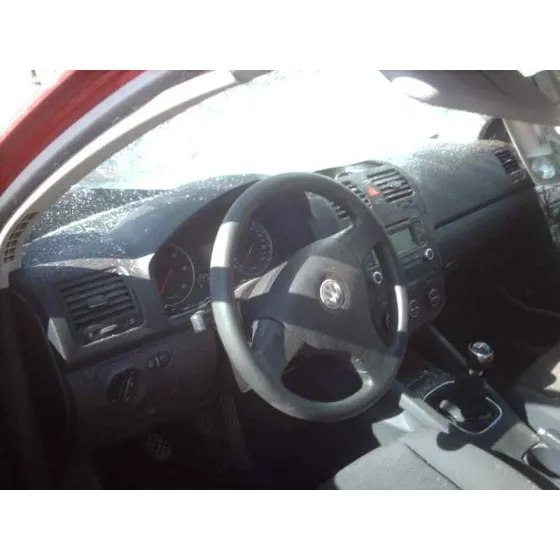 VOLKSWAGEN GOLF V BERLINA (1K1) '2006 TRENDLINE ROJO