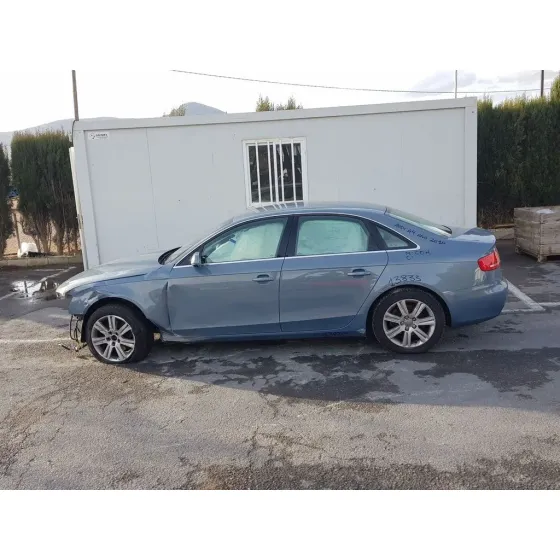 AUDI A4 BER. (B8) '2010 BASICO GRIS