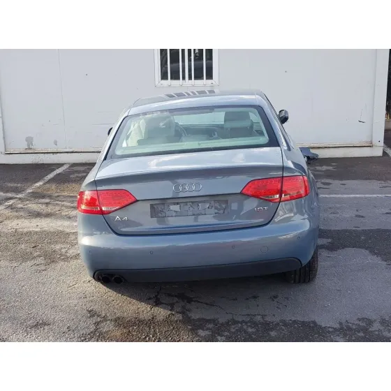 AUDI A4 BER. (B8) '2010 BASICO GRIS