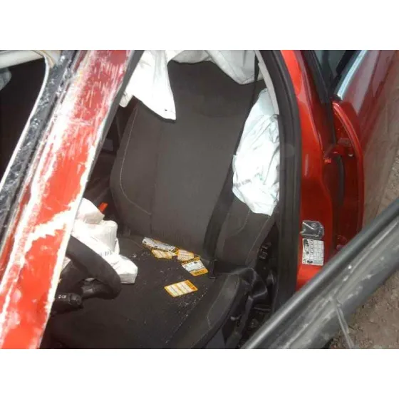 FORD FOCUS LIM. (CB8) '2011 TITANIUM GRANATE