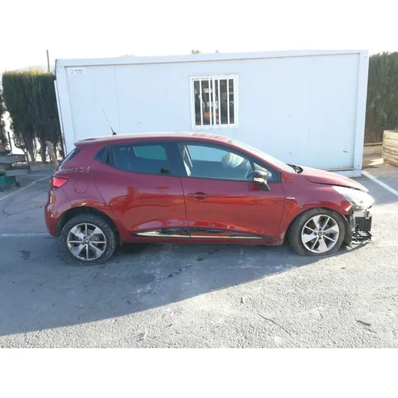 RENAULT CLIO IV '2018 LIMITED ROJO