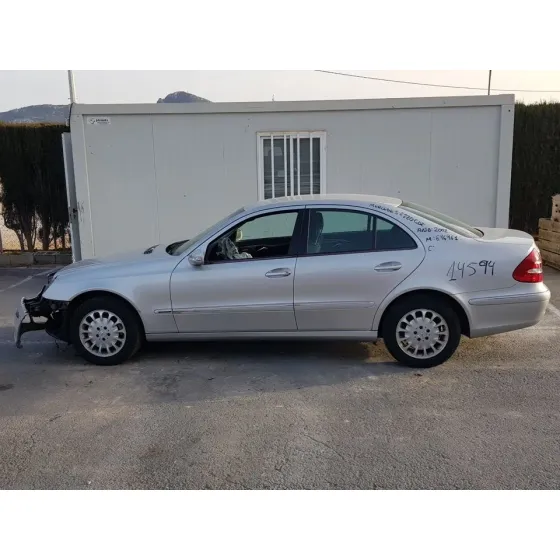 MERCEDES CLASE E (W211) BERLINA '2002 E 220 CDI (211.006) GRIS