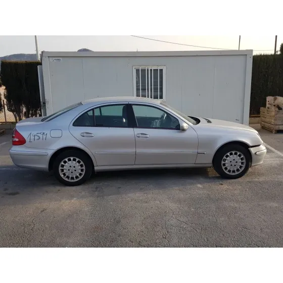 MERCEDES CLASE E (W211) BERLINA '2002 E 220 CDI (211.006) GRIS