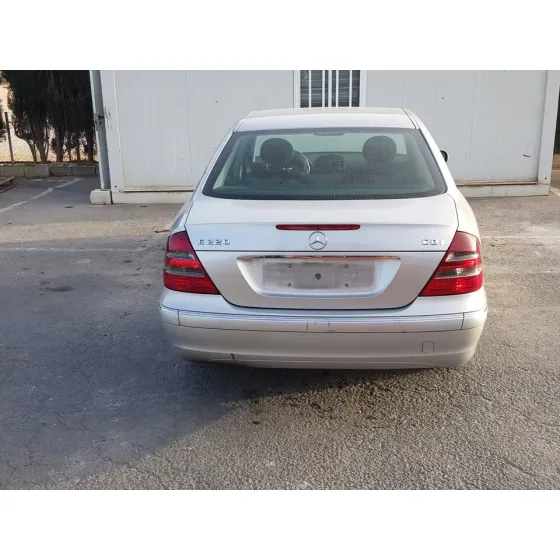 MERCEDES CLASE E (W211) BERLINA '2002 E 220 CDI (211.006) GRIS