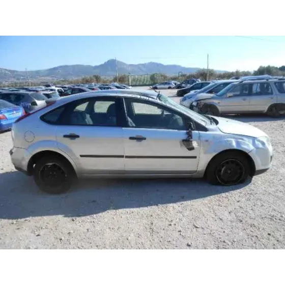 FORD FOCUS BERLINA (CAP) '2005 GHIA GRIS