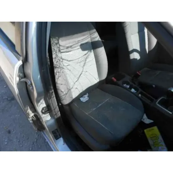 FORD FOCUS BERLINA (CAP) '2005 GHIA GRIS