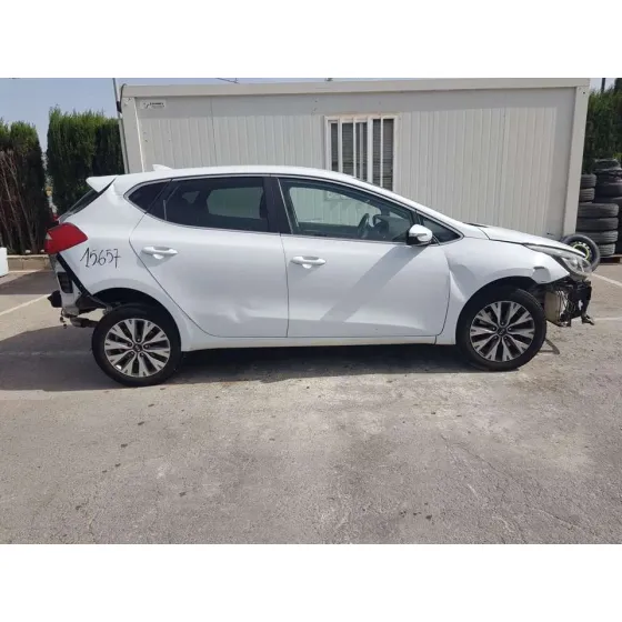 KIA CEE'D '2018 BUSINESS BLANCO