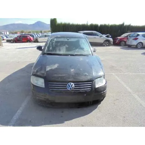 VOLKSWAGEN PASSAT BERLINA (3B3) '2004 HIGHLINE NEGRO