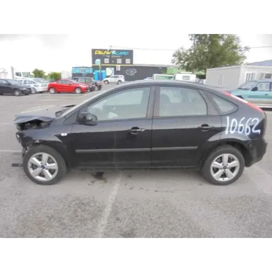 FORD FOCUS BERLINA (CAP) '2006 GHIA NEGRO