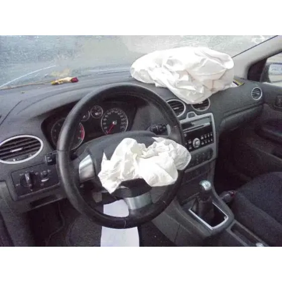 FORD FOCUS BERLINA (CAP) '2006 GHIA NEGRO