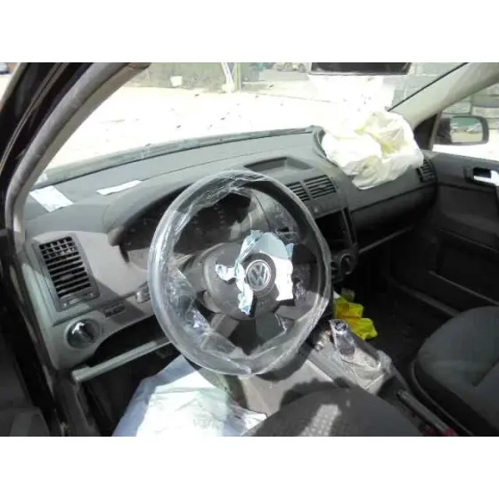 VOLKSWAGEN POLO (9N1) '2003 HIGHLINE NEGRO