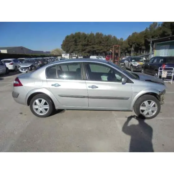 RENAULT MEGANE II CLASSIC BERLINA '2005 CONFORT AUTHENTIQUE GRIS