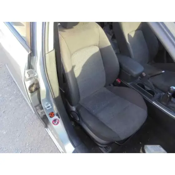 MAZDA 6 BERLINA (GG) '2004 2.0 CRTD 136 ACTIVE (4-PTAS.) GRIS