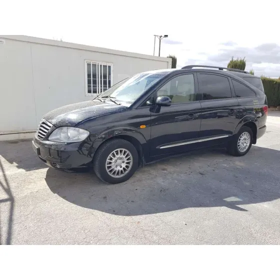 SSANGYONG RODIUS '2010 XDI NEGRO