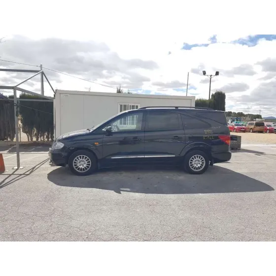 SSANGYONG RODIUS '2010 XDI NEGRO