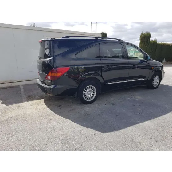 SSANGYONG RODIUS '2010 XDI NEGRO