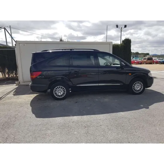 SSANGYONG RODIUS '2010 XDI NEGRO