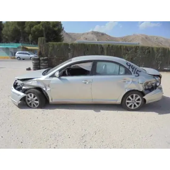 TOYOTA AVENSIS BERLINA (T25) '2005 2.0 D4-D EXECUTIVE SEDAN (4-PTAS) DORADO