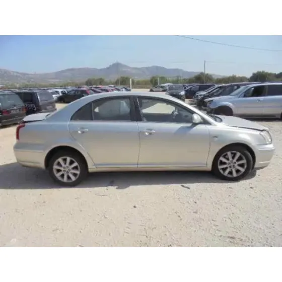 TOYOTA AVENSIS BERLINA (T25) '2005 2.0 D4-D EXECUTIVE SEDAN (4-PTAS) DORADO