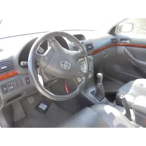 TOYOTA AVENSIS BERLINA (T25) '2005 2.0 D4-D EXECUTIVE SEDAN (4-PTAS) DORADO