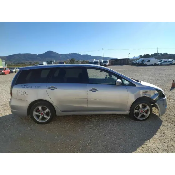 MITSUBISHI GRANDIS (NA0W) '2006 INVITE GRIS