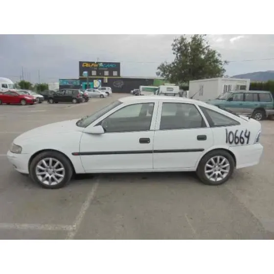 OPEL VECTRA B BERLINA '1998 CD BLANCO