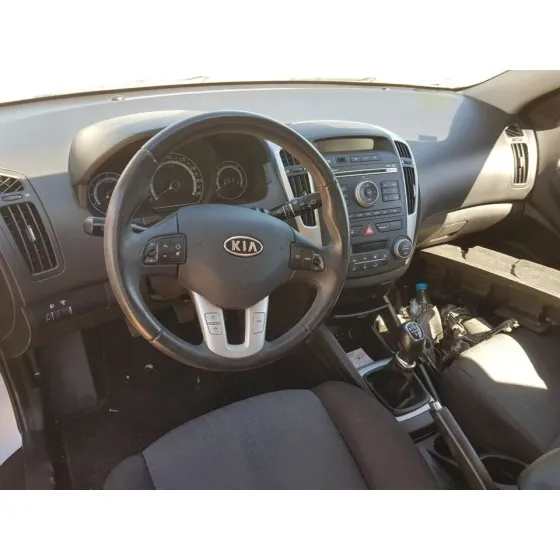 KIA PRO_CEE'D '2011 CONCEPT BLANCO