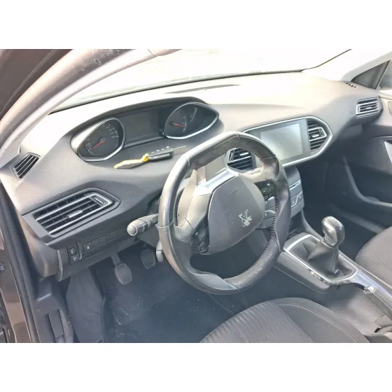 Peugeot 308 II (LB_, LP_, LW_, LH_, L3_) 2013