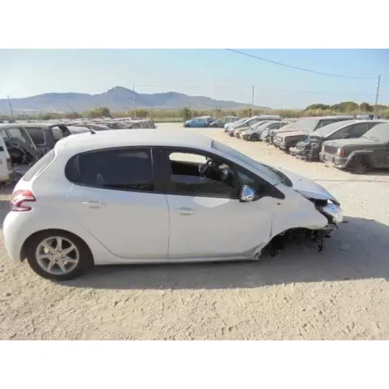 PEUGEOT 208 '2014 ACTIVE BLANCO