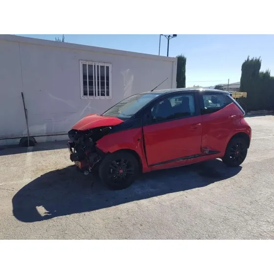 TOYOTA AYGO '2018 X-CITE ROJO